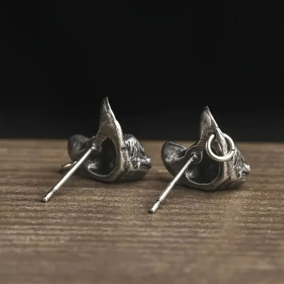"Macie" Egyptian Cat Stud Earrings – Elegant Ancient-Inspired Minimalist Jewelry - Picture 2 of 4